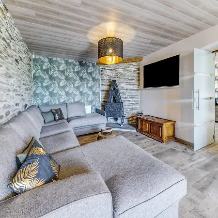 Wonderful Holiday Home In Gouvy With Sauna And Jacuzzi Ferienhaus *